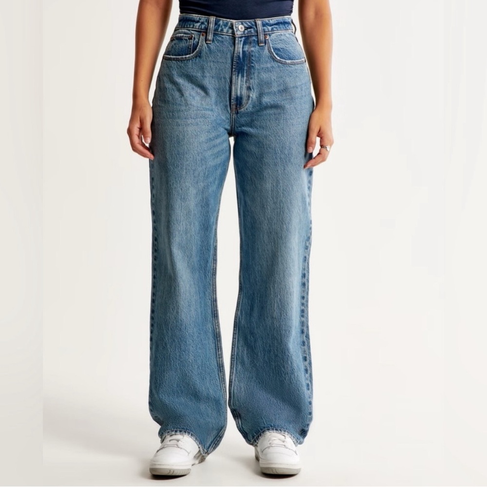 Abercrombie & Fitch Curve Love Loose High-Rise Jeans
